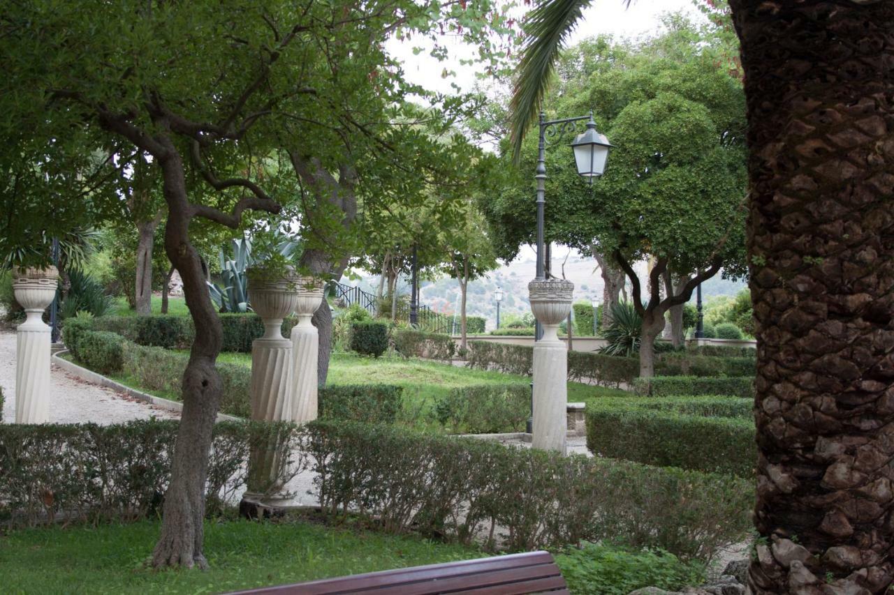 Отель Aristogatti Рагуза Экстерьер фото